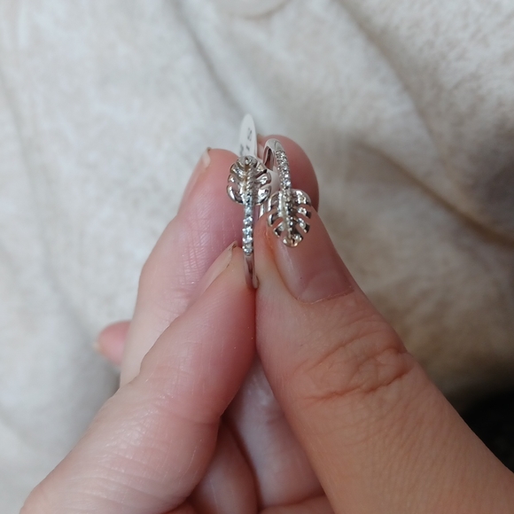 Ring - Picture 4 of 6